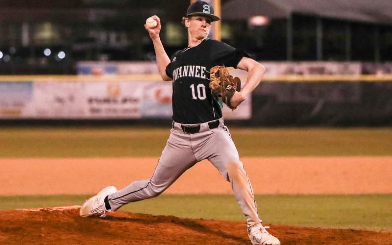 Suwannee pitcher Patrick Williams pitches against Suwannee on Feb. 29. (BRENT KUYKENDALL/Lake City Reporter)