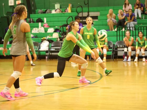 Suwannee hitter Jaylin Nash defends a shot against Branford on Tuesday. (PAUL BUCHANAN/Lake City Reporter)