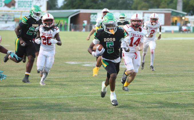 Suwannee receiver Kamari Lovett returns a punt for a touchdown Friday against Hamilton County. (PAUL BUCHANAN/Lake City Reporter)