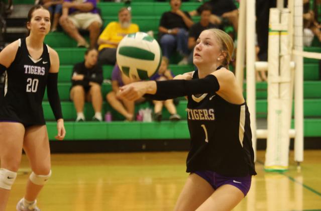 Branford setter Brynn Lester races to defend a shot against Suwannee on Sept. 30. (PAUL BUCHANAN/Lake City Reporter)