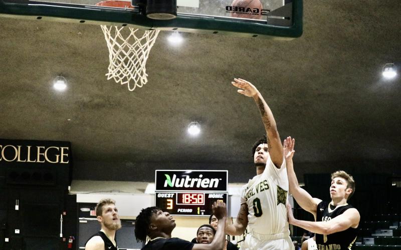 FGC guard Diamond Smith scores a layup against Pasco-Hernando on Saturday. (JORDAN KROEGER/Lake City Reporter)