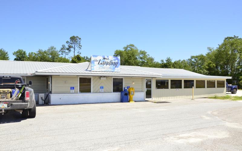 The Landing on U.S. 90 East awaits dine-in customers Monday morning. For the first time in more than six weeks, eateries were able to serve patrons on the property, though with a 25% cap on occupancy. (CARL MCKINNEY/Lake City Reporter)