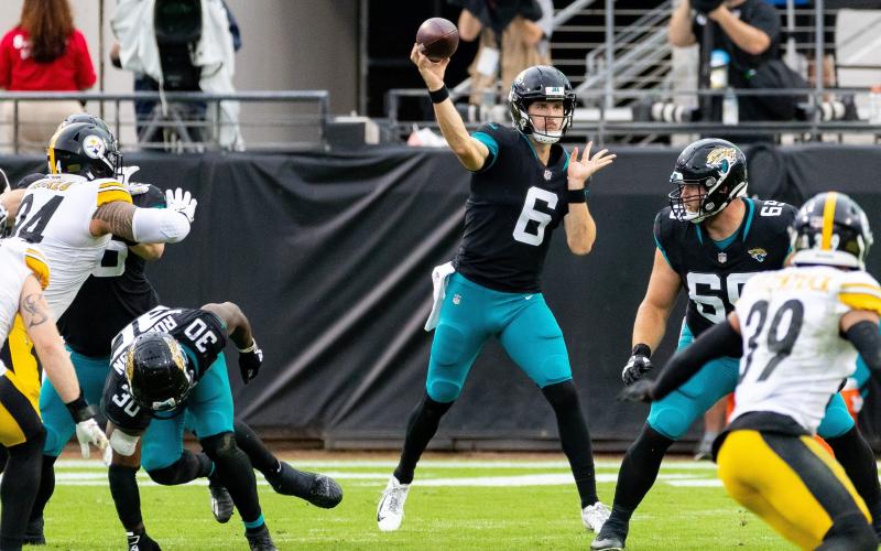 Jacksonville Jaguars quarterback Jake Luton (6) throws the ball against the Pittsburgh Steelers at TIAA Bank Field on Sunday in Jacksonville. (MATT PENDLETON/TNS)