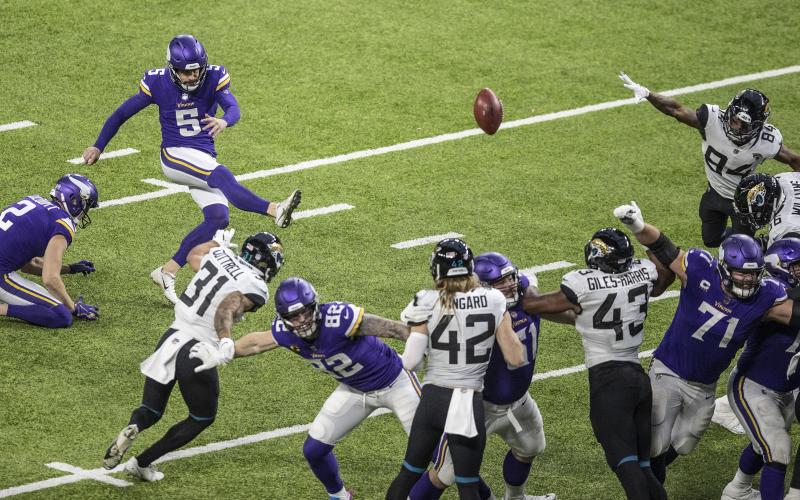 Minnesota Vikings kicker Dan Bailey (5) makes a 23-yard field goal against the Jacksonville Jaguars to win the game in overtime at U.S. Bank Stadium on Sunday in Minneapolis, MN. (JERRY HOLT/Minneapolis Star Tribune/TNS)