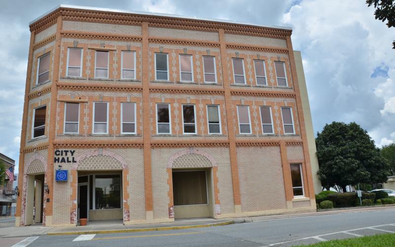Lake City Hall will be temporarily closed until further notice due to 'rising risk' of covid-19 cases. (FILE)