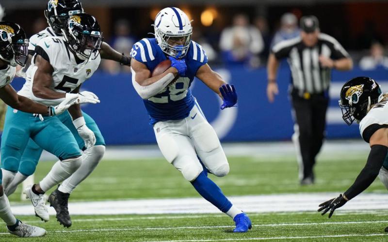 Indianapolis Colts running back Jonathan Taylor runs against the Jacksonville Jaguars during Sunday’s game in Indianapolis. (AJ MAST/Associated Press)
