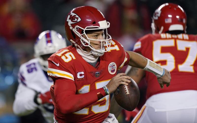 Kansas City Chiefs quarterback Patrick Mahomes looks to pass during Sunday's divisional playoff game against the Buffalo Bills in Kansas City, Mo. (CHARLIE RIEDEL/Associated Press)
