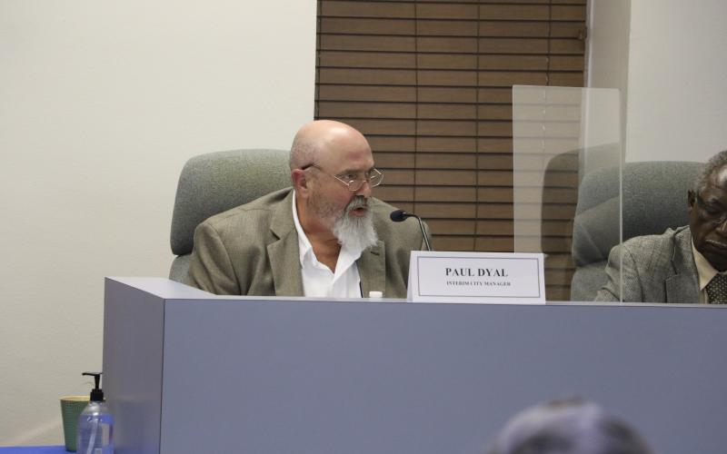 Lake City Interim City Manager Paul Dyal addresses the council at its Thursday special-called meeting. (MORGAN MCMULLEN/Lake City Reporter)