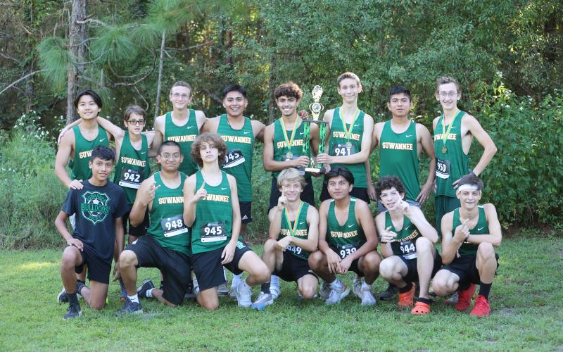 Suwannee's boys cross country team won the Suwannee Invitational on Saturday. (PAUL BUCHANAN/Special to the Reporter)