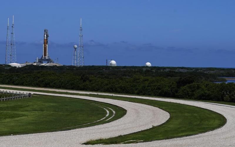 The NASA moon rocket stands on Pad 39B before the Artemis 1 mission to orbit the moon at the Kennedy Space Center on Thursday. (BRYNN ANDERSON/Associated Press)