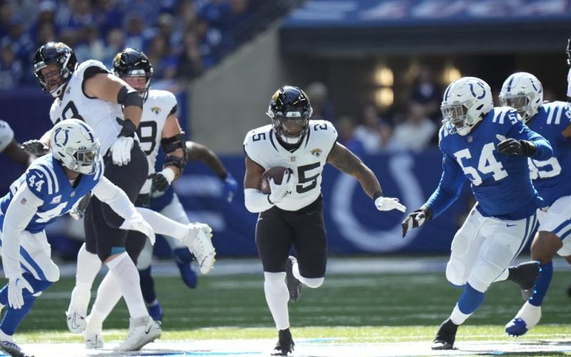 Jacksonville Jaguars running back James Robinson runs against the Indianapolis Colts on Oct. 16 in Indianapolis. (AJ MAST/Associated Press)