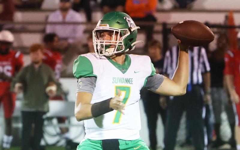Suwannee quarterback Bronsen Tillotson throws a pass against Wakulla on Oct. 28. (PAUL BUCHANAN/Special to the Reporter)