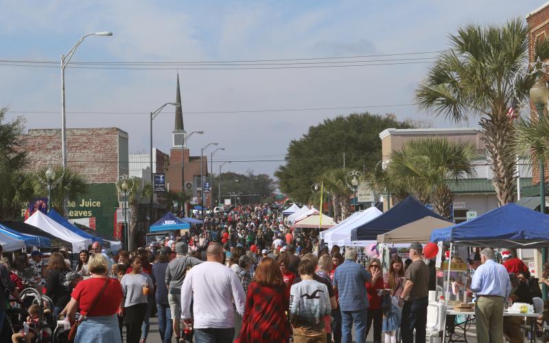 After possible record crowds at last year’s Christmas on the Square, Suwannee County Chamber of Commerce officials are execting ‘bigger’ this year as they are completely sold out of vendor spaces. (FILE)