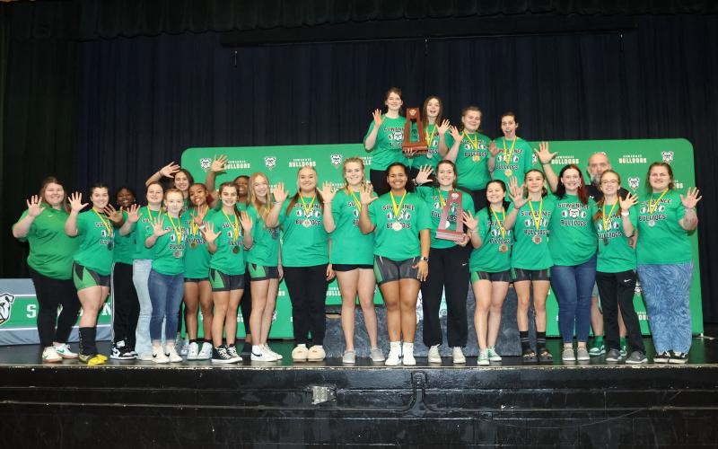 The Suwannee girls weightlifting team won its fifth straight district championship Friday. (PAUL BUCHANAN/Special to the Reporter)