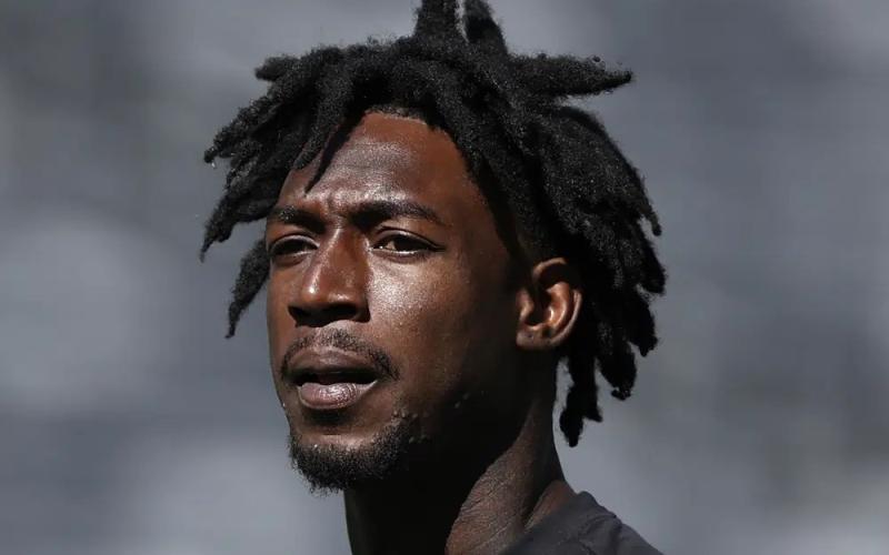 Former Atlanta Falcons wide receiver Calvin Ridley warms up before a game against the New York Giants on Sept. 26, 2021, in East Rutherford, N.J. The NFL reinstated suspended receiver Calvin Ridley on Monday clearing the way for him to join his new team in Jacksonville. (ADAM HUNGER/AP File)