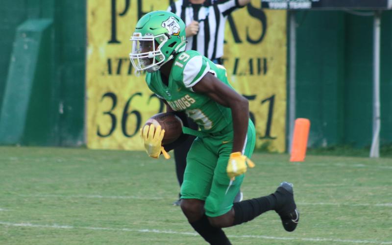 Suwannee receiver Jadarius Horne returns a kickoff against Flagler Palm Coast on Aug. 25. (JAMIE WACHTER/Lake City Reporter)