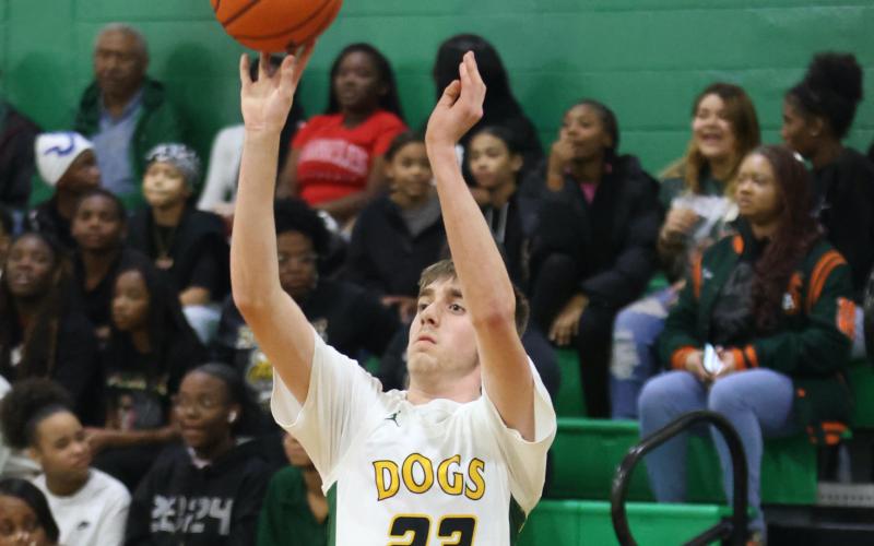 Suwannee forward Bryson Parlato shoots against Columbia on Jan. 30. (PAUL BUCHANAN/Special to the Reporter)
