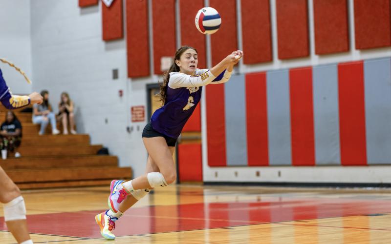 Columbia hitter Sinei Wood saves a shot from Lafayette on Sept. 24. (JACK HOWDESHELL/Lake CityReporter)