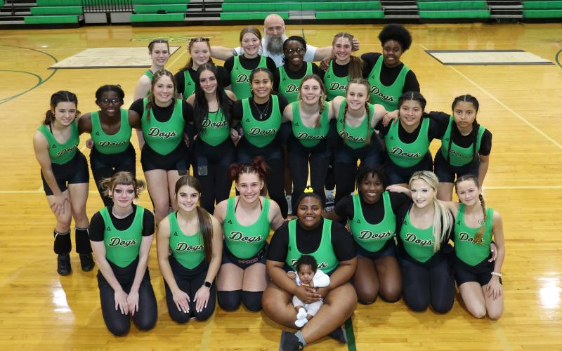 The Suwannee girls weightlifting team swept the District 4-1A titles in the traditional and Olympic events Friday, the seventh straight year the Bulldogs have won the district. (PAUL BUCHANAN/Lake City Reporter)