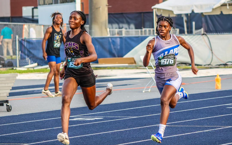 Columbia's J'Liyn Smith runs at the state meet last season (FILE)