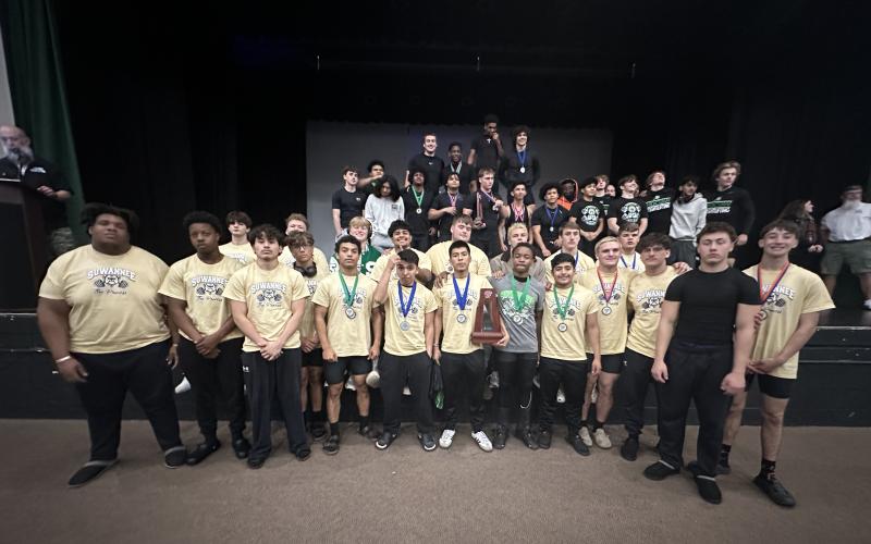 Suwannee’s weightlifting team placed second at the Region 1-2A meet on Saturday and qualified 14 lifters for the state meet. (COURTESY)