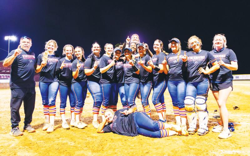 Branford's softball team won its third straight Region 3-R title. (FILE)