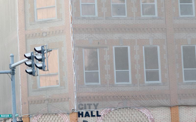 The current Lake City Hall, pictured here, could soon move a short distance away to the former Vann Carpet building, pending council approval. (FILE)