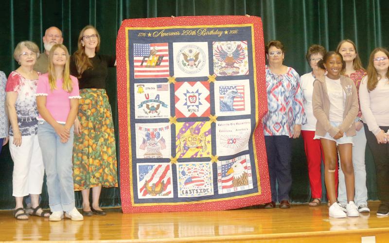 Columbia School District unveils quilt for 250th celebration | Lake ...