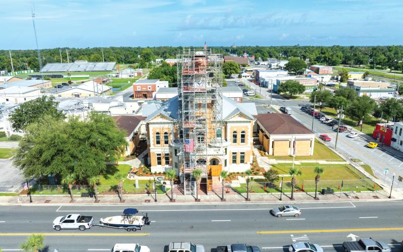 The renovation work on the Suwannee County Courthouse, undertaken by O’Neal Roofing, is nearing completion after beginning in May. (RAY CARPENTER/Lake City Reporter)