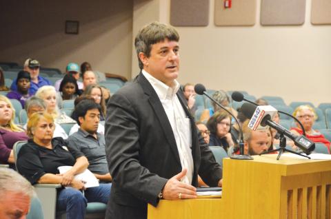 Jeff Siegmeister addresses county commissioners in August 2017 during a discussion on the legality of internet cafes. (FILE)