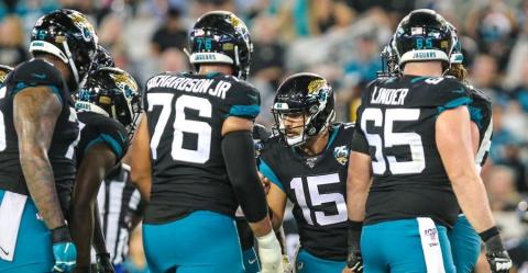 Jacksonville Jaguars quarterback Gardner Minshew II (15) calls a play in the huddle during the second half of an NFL football game against the Indianapolis Colts on Dec. 29, 2019 in Jacksonville. (TRIBUNE NEWS SERVICE)