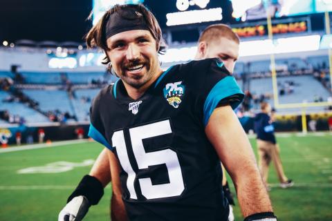 Quarterback facial hair is sure to be front and center when the Jacksonville Jaguars (1-1) host the Miami Dolphins (0-2) on Thursday night. Jacksonville’s Gardner Minshew has a unkept horseshoe mustache that seems to go perfectly with his flowing locks, while Miami’s Ryan Fitzpatrick has a bushy beard that covers much of his face and engulfs his chin strap. (HARRY AARON/Getty Images/TNS)