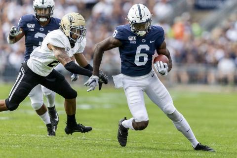 Penn State wide receiver Justin Shorter hauls in a pass last August. (JOE HERMITT/TNS)
