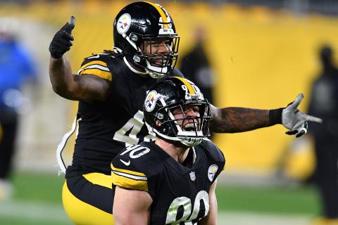 Pittsburgh Steelers linebackers T.J. Watt and Bud Dupree celebrate after sacking Cincinnati Bengals quarterback Joe Burrow on Nov. 15 at Heinz Field in Pittsburgh, Pennsylvania. (PETER DIANA Diana/Pittsburgh Post-Gazette/TNS)