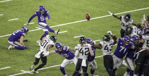 Minnesota Vikings kicker Dan Bailey (5) makes a 23-yard field goal against the Jacksonville Jaguars to win the game in overtime at U.S. Bank Stadium on Sunday in Minneapolis, MN. (JERRY HOLT/Minneapolis Star Tribune/TNS)
