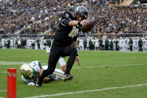 Former UCF star McKenzie Milton plans to transfer Florida State, ESPN reported Sunday. (DOUGLAS R. CLIFFORD/TNS)