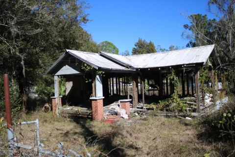 An abandoned house sits on Broadway is listed as owing lien fees at $25 per day since September 2019. The city has several such properties with lien fees topping $4.5 million. The city’s lien amnesty program could reduce the amount of blighted properties in the city. (TONY BRITT/Lake City Reporter)