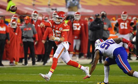 Kansas City Chiefs quarterback Patrick Mahomes throws a pass in the first half of the AFC championship game while being pressured by Buffalo Bills defensive tackle Quinton Jefferson on Sunday at Arrowhead Stadium in Kansas City, Missouri. (RICH SUGG/The Kansas City Star/TNS)
