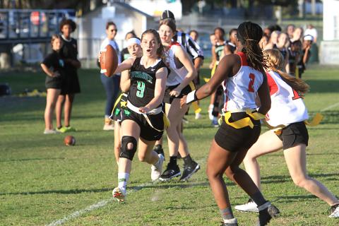 Suwannee quarterback Maci Campbell scampers for a 39-yard touchdown against Bradford on Monday. (PAUL BUCHANAN/Special to the Reporter)