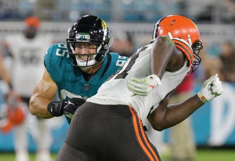 Jacksonville Jaguars tight end Tim Tebow (85) tries to get open during Saturday's preseason game against the Cleveland Browns. (BOB SELF/Florida Times-Union/TNS)