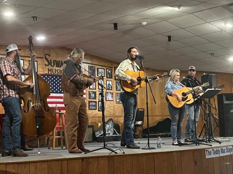 Tracy Starling and the Kentucky Sleepy Hollow Band will perform their bluegrass music Saturday during the Suwannee River Jam. (COURTESY)