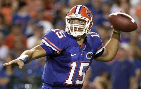 Florida quarterback Tim Tebow throws a pass against LSU on Oct. 11, 2008, in Gainesville. (AP FILE)