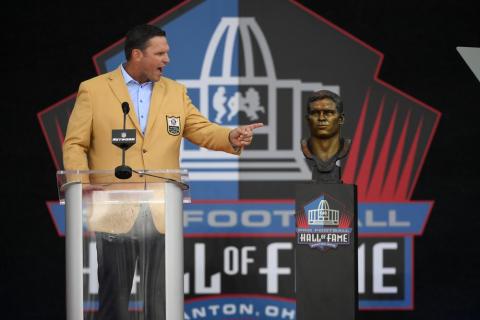 Former NFL player Tony Boselli speaks during his induction into the Pro Football Hall of Fame on Saturday in Canton, Ohio. (DAVID RICHARD/Associated Press)