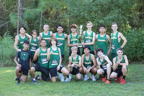 Suwannee's boys cross country team won the Suwannee Invitational on Saturday. (PAUL BUCHANAN/Special to the Reporter)