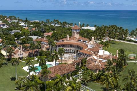 An aerial view of former President Donald Trump’s Mar-a-Lago club in Palm Beach on Aug. 31, 2022. A federal judge has appointed Raymond Dearie, a veteran New York jurist to serve as an independent arbiter and review records seized during an FBI search of former President Donald Trump’s home last month. (STEVE HELBER/AP File)