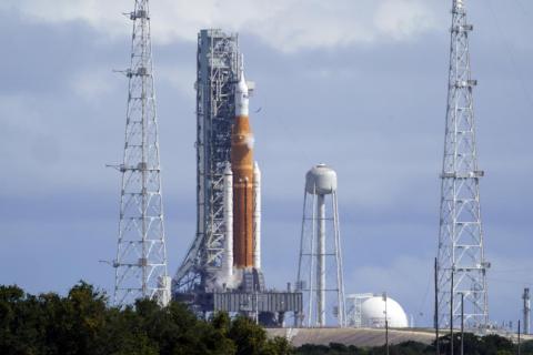 The NASA moon rocket for the Artemis mission stands on Pad 39B at the Kennedy Space Center on Wednesday. A hydrogen leak was detected on the rocket during a tanking test. (JOHN RAOUX/Associated Press)