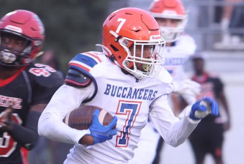 Branford receiver Arkayvion Jones rushes up the field against Lafayette on Monday night. (PAUL BUCHANAN/Special to the Reporter)