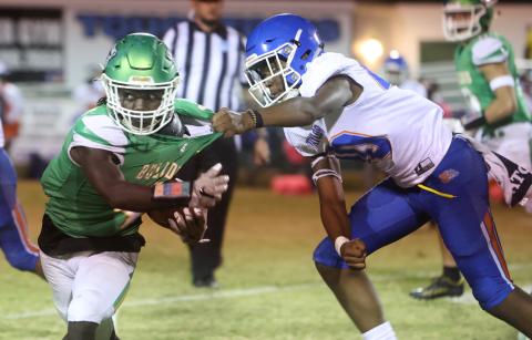 Suwannee running back Marquavious Owens escapes a tackle against Taylor County on Monday night. (PAUL BUCHANAN/Special to the Reporter)