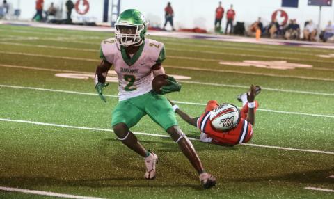 Suwannee’s Jay Smith leaves a Wakulla defender in the dust last Friday. (PAUL BUCHANAN/Special to the Reporter)