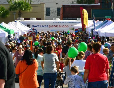 Huge crowds descended upon downtown Live Oak on Friday evening and Saturday for Christmas on the Square. (ROB WOLFE/Special to the Reporter)